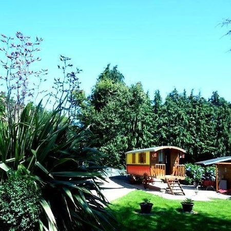 La Cle Des Roulottes Hotel Pluvigner Exterior foto